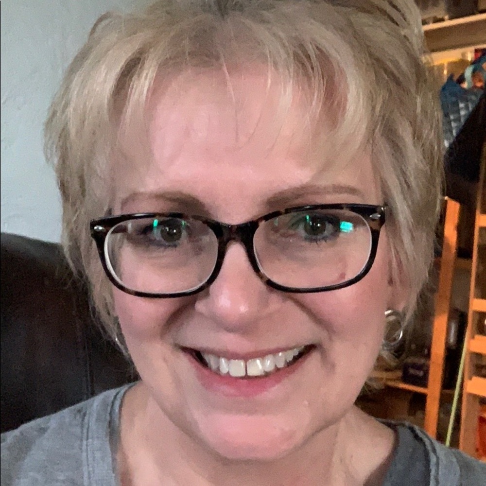 Meet your Posher, Elizabeth